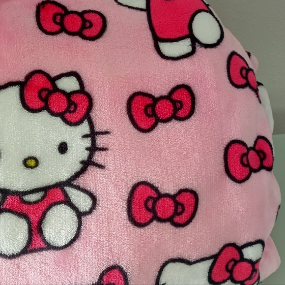 Hello kitty blanket - Picture 2 of 4